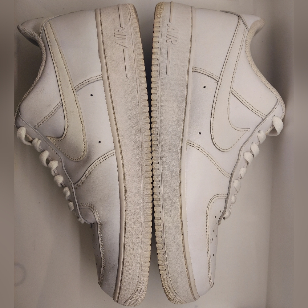 NIKE Air Force 1 '07 Sneakers Men's Size 12 - Picture 3 of 4